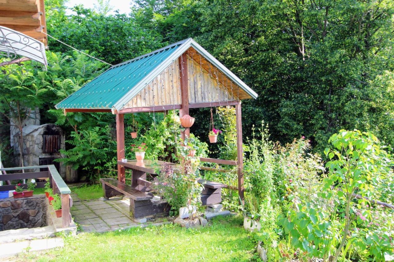Котедж "Гірський Затишок" Yaremche Bagian luar foto