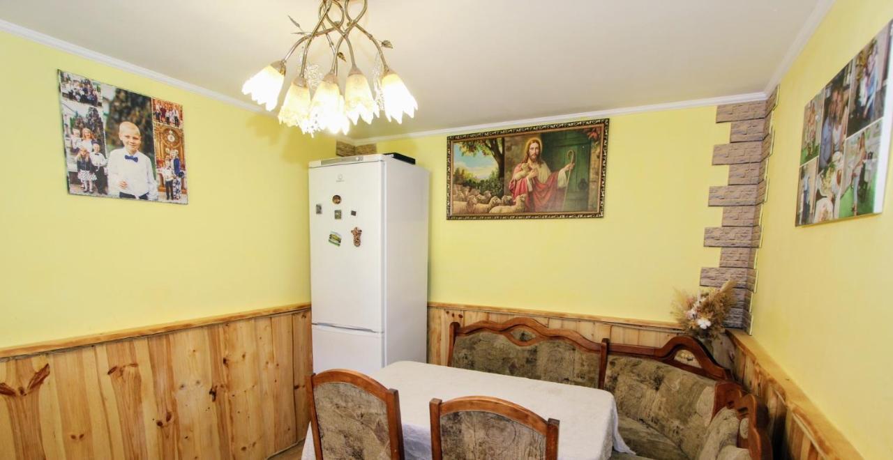 Котедж "Гірський Затишок" Yaremche Bagian luar foto